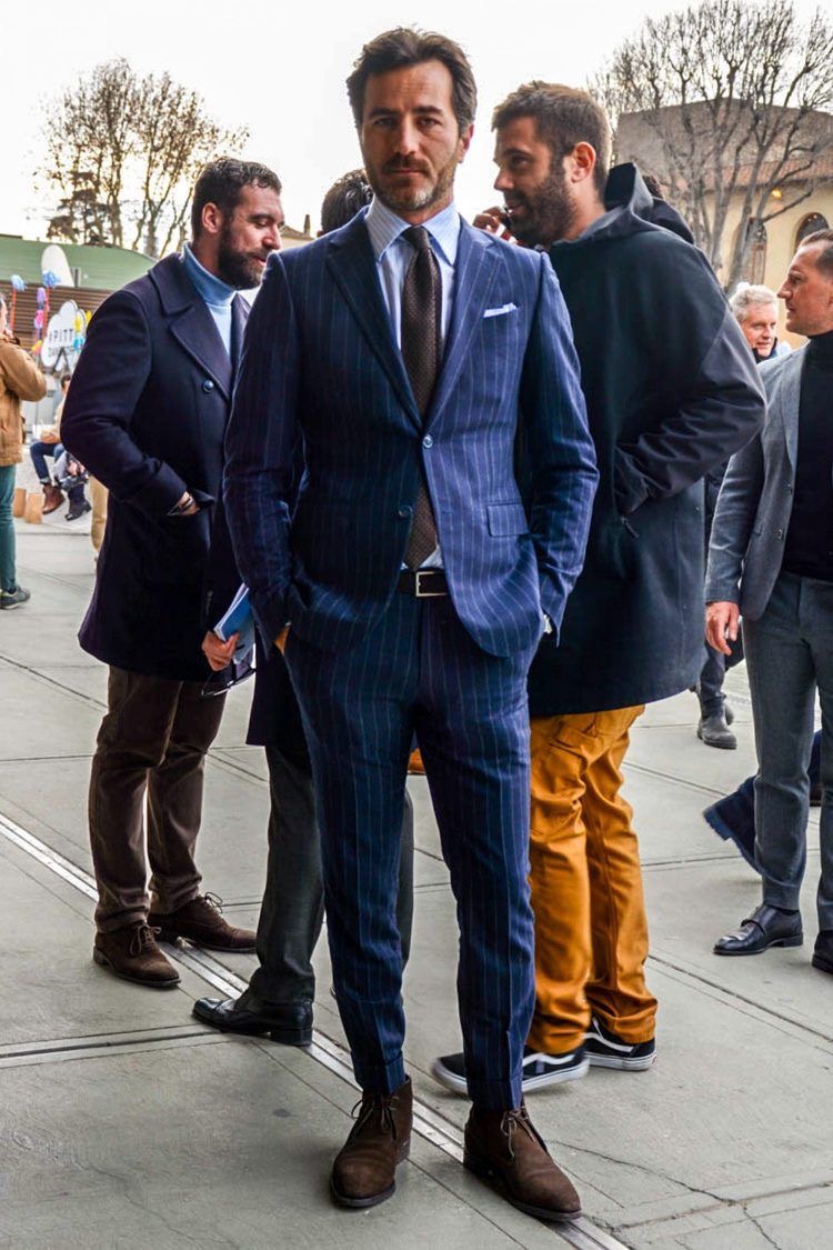 84年製　イタリア　L'Aquilone ラクイローネ　スーツ姿の男性陶器像 84年製 イタリア L'Aquilone ラクイローネ スーツ姿の男性陶器像