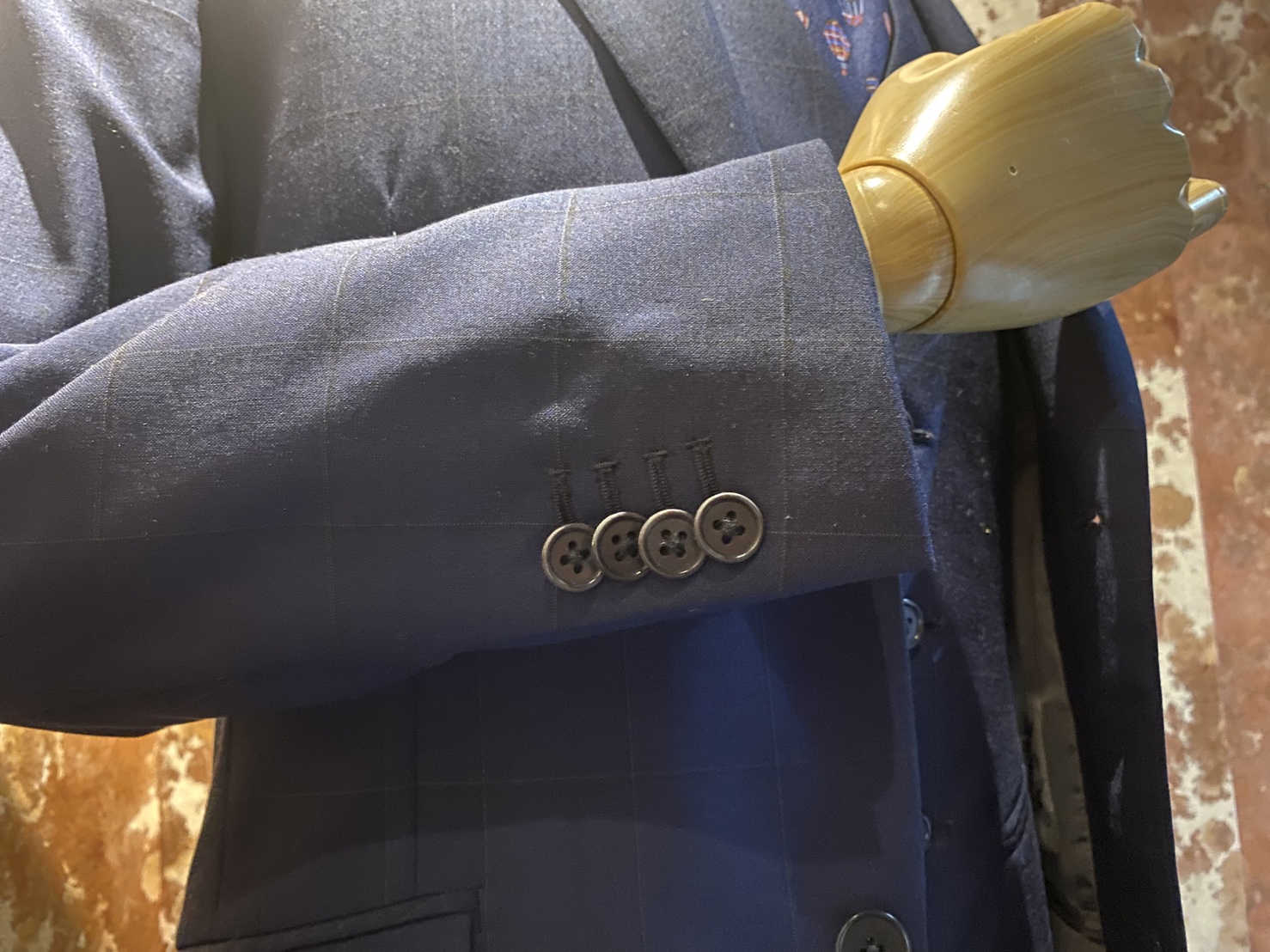 【本切羽とは?】スーツの袖の魅せ方ご紹介します - KONG OSAKA